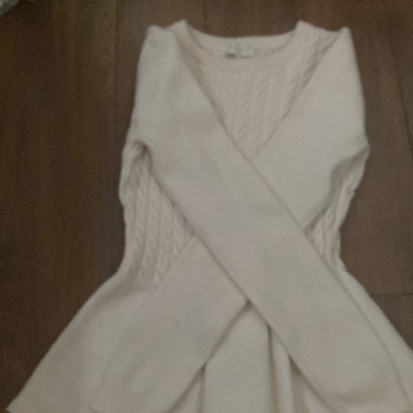 Long sleeve from Ted baker perfect for a night out with the girls - Picture 2 of 3